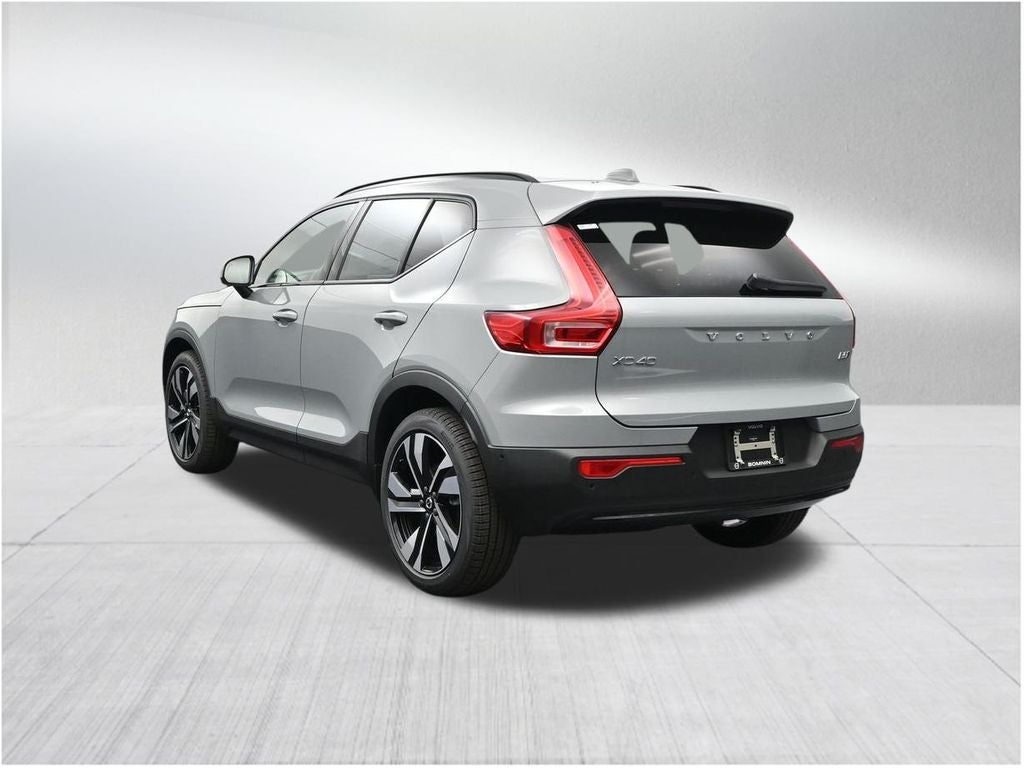 2026 Volvo XC40 B5 Ultra
