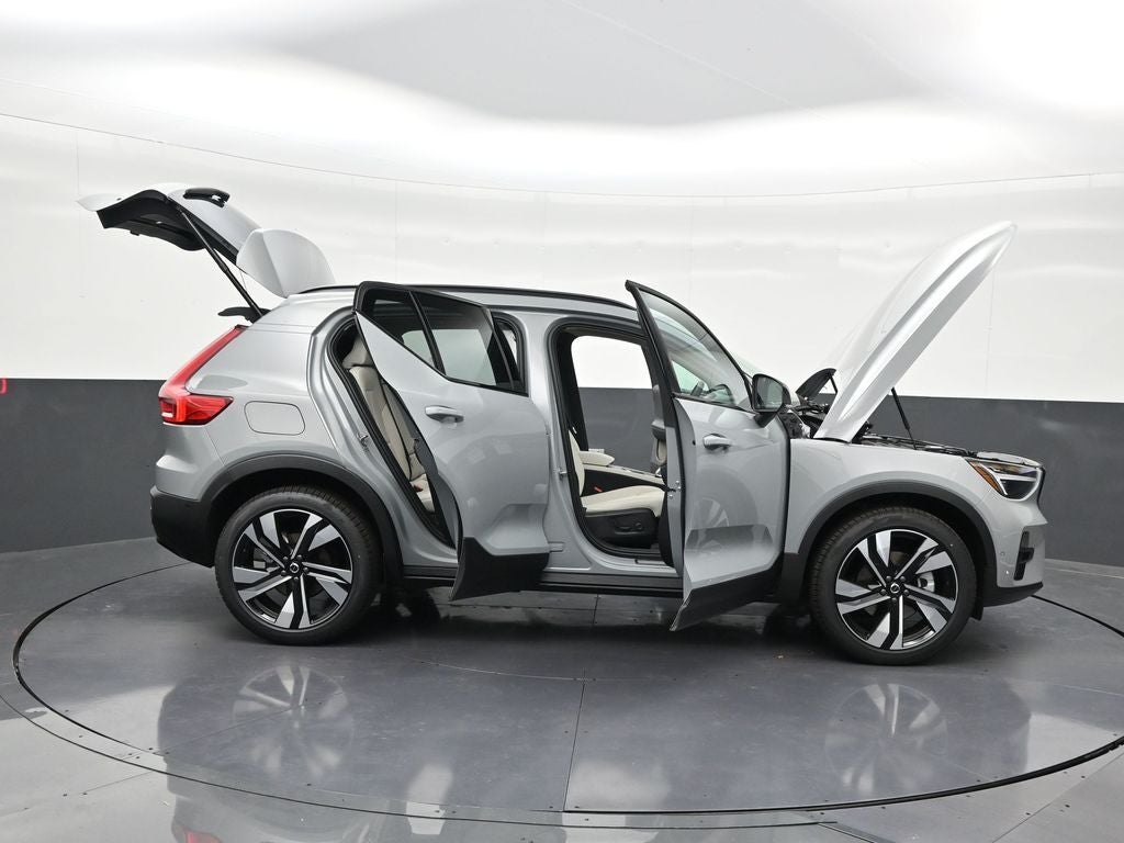 2026 Volvo XC40 B5 Ultra
