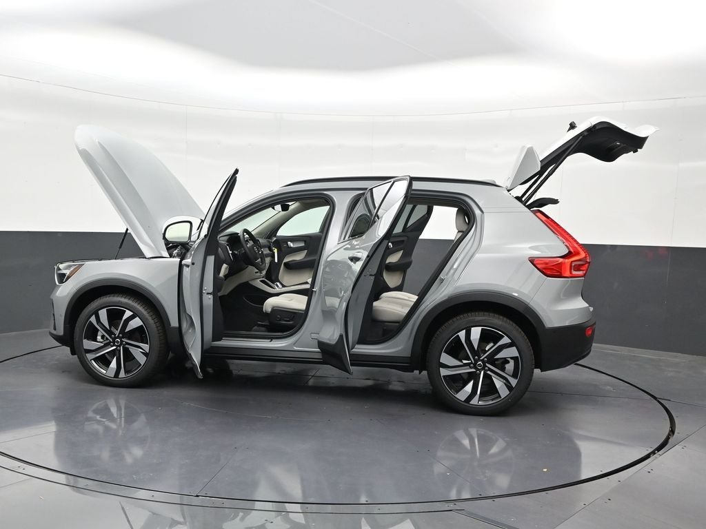 2026 Volvo XC40 B5 Ultra