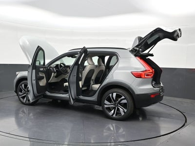 2026 Volvo XC40 B5 Ultra