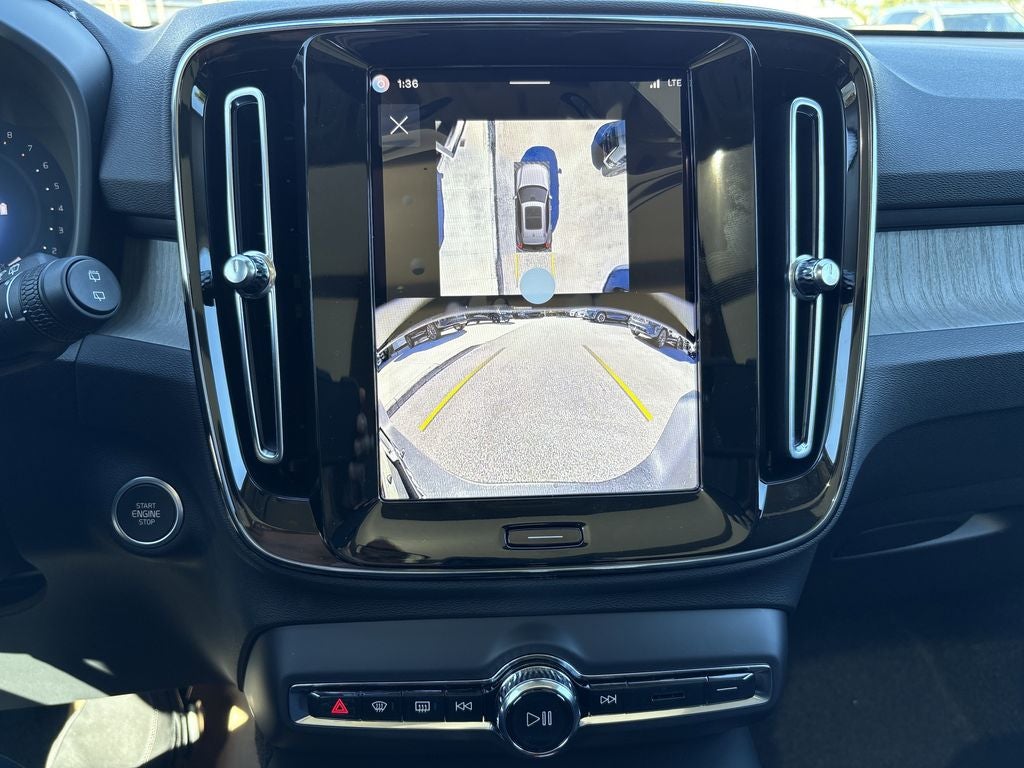 2026 Volvo XC40 B5 Ultra