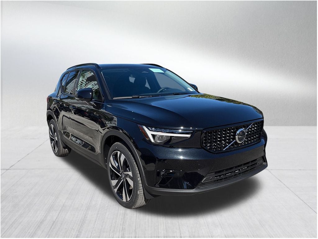2026 Volvo XC40 B5 Ultra