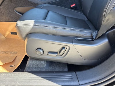 2026 Volvo XC40 B5 Ultra