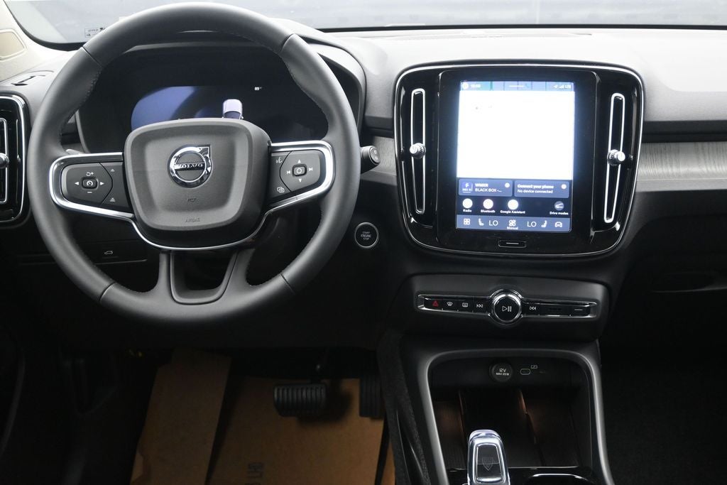 2026 Volvo XC40 B5 Ultra