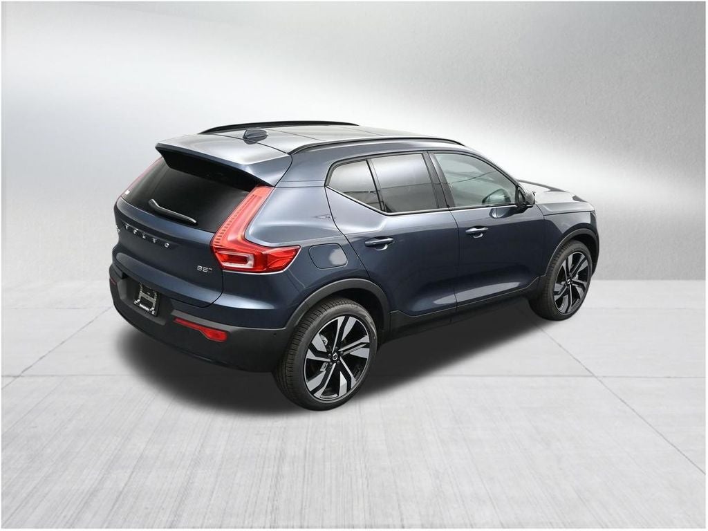 2026 Volvo XC40 B5 Ultra