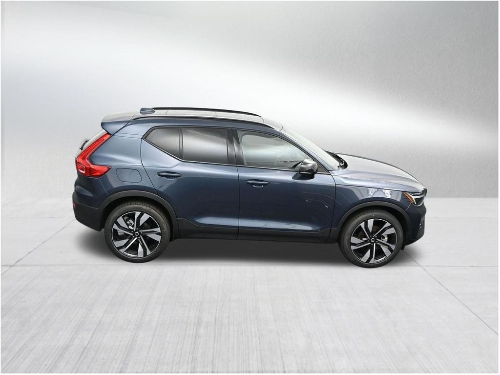 2026 Volvo XC40 B5 Ultra