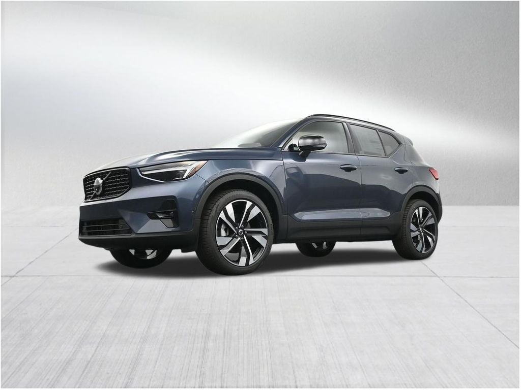 2026 Volvo XC40 B5 Ultra