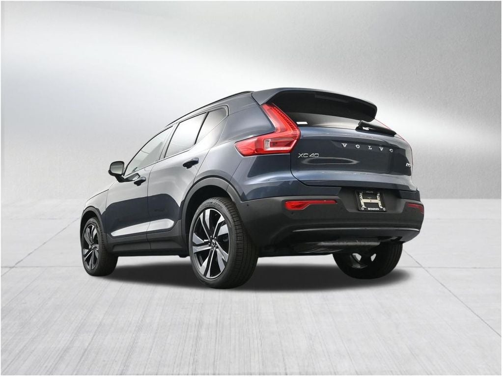 2026 Volvo XC40 B5 Ultra
