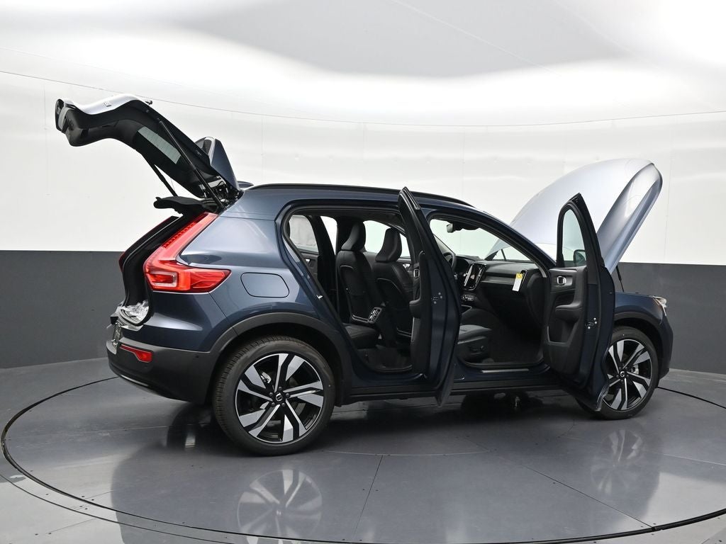2026 Volvo XC40 B5 Ultra