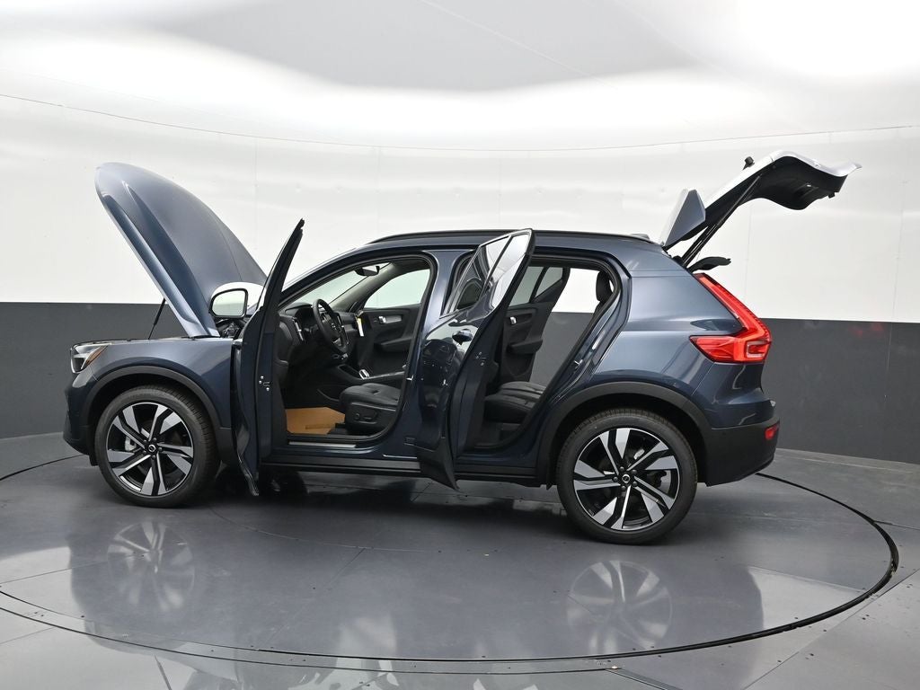 2026 Volvo XC40 B5 Ultra