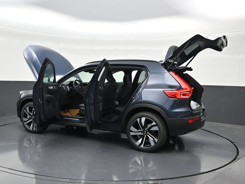 2026 Volvo XC40 B5 Ultra