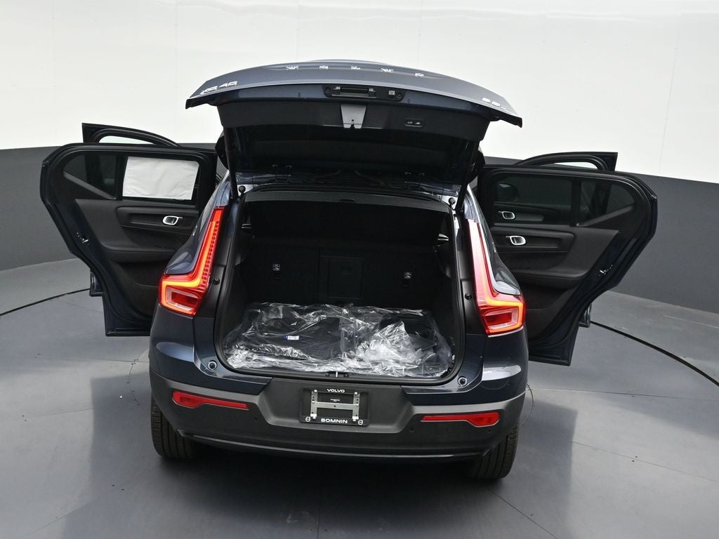 2026 Volvo XC40 B5 Ultra