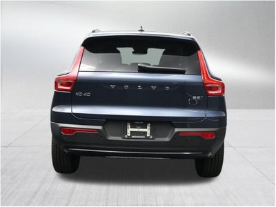 2026 Volvo XC40 B5 Ultra