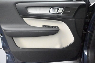 2026 Volvo XC40 B5 Ultra