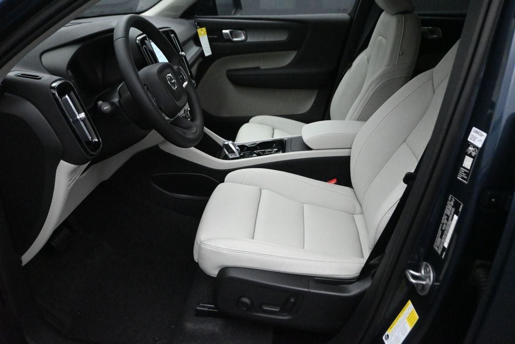 2026 Volvo XC40 B5 Ultra