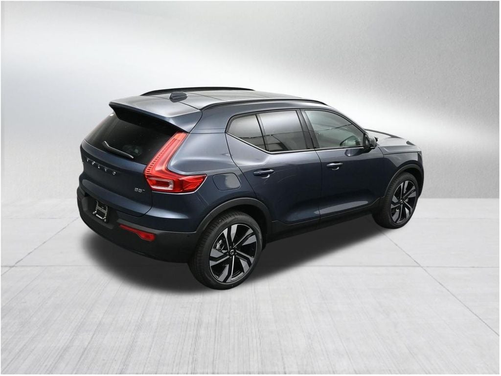2026 Volvo XC40 B5 Ultra
