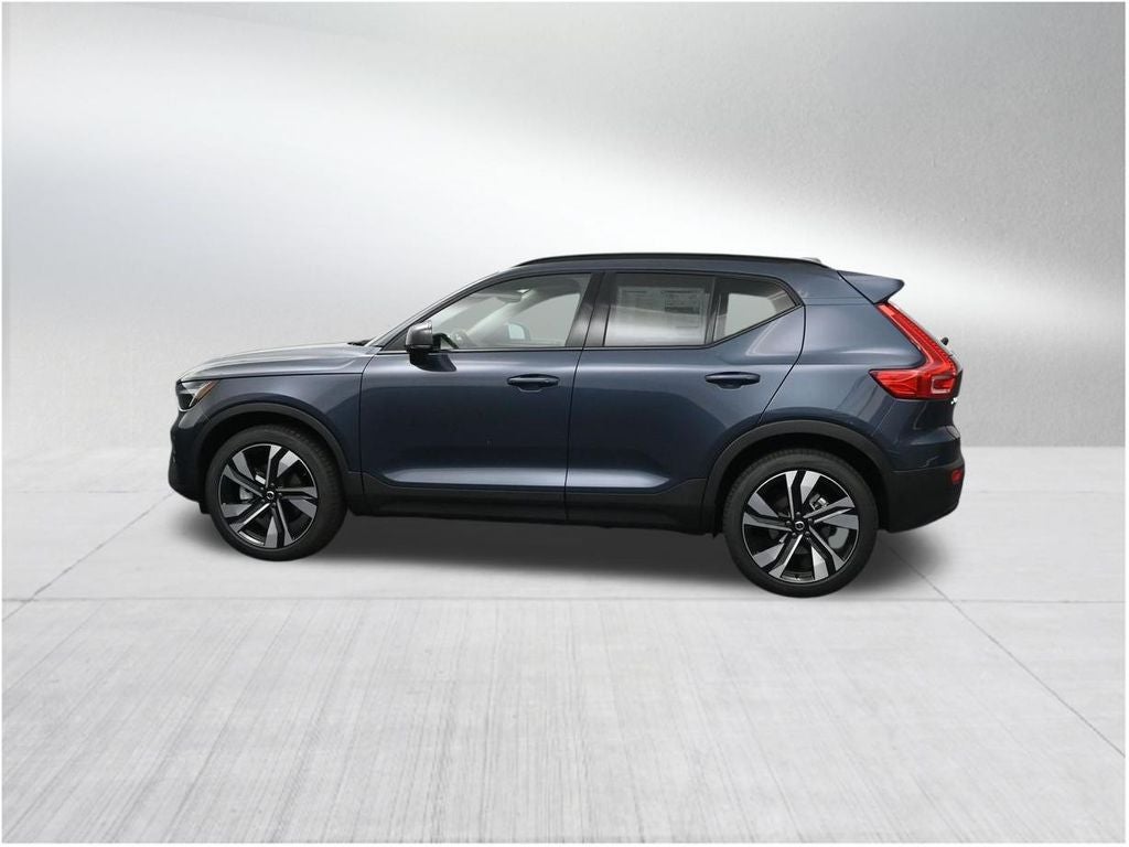 2026 Volvo XC40 B5 Ultra