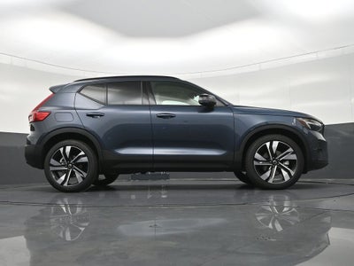 2026 Volvo XC40 B5 Ultra