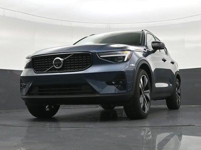 2026 Volvo XC40 B5 Ultra