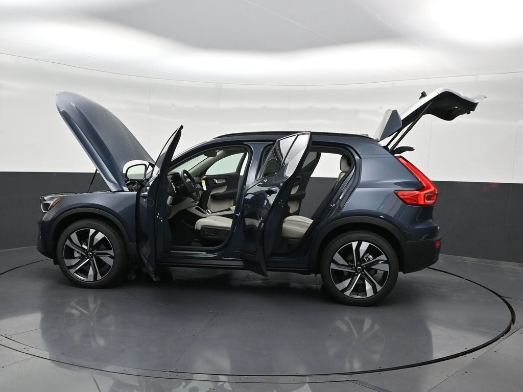2026 Volvo XC40 B5 Ultra