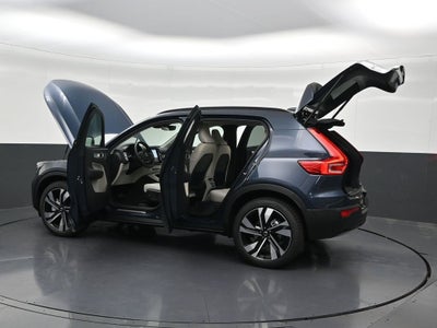 2026 Volvo XC40 B5 Ultra