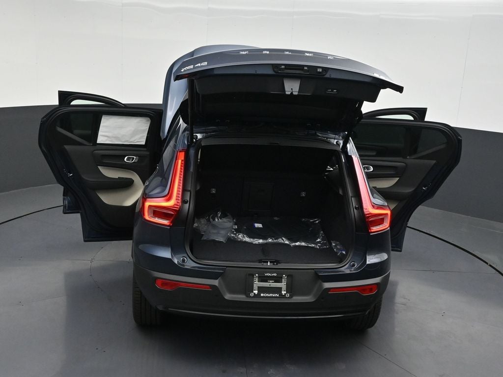 2026 Volvo XC40 B5 Ultra