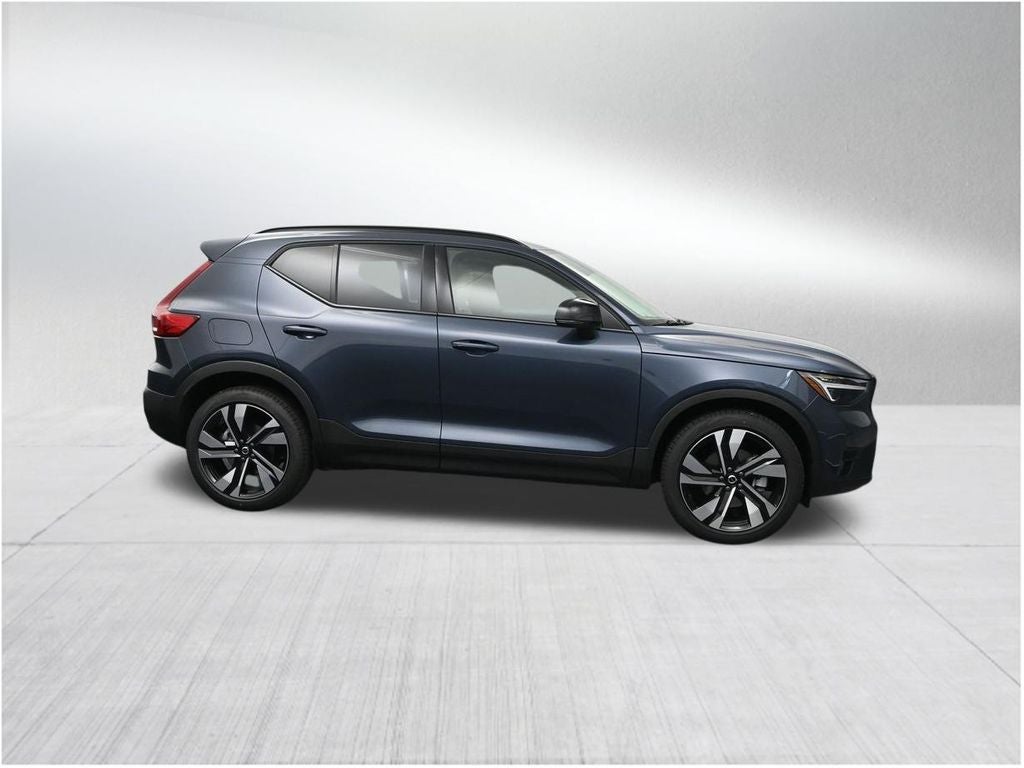 2026 Volvo XC40 B5 Ultra