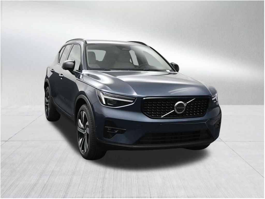2026 Volvo XC40 B5 Ultra