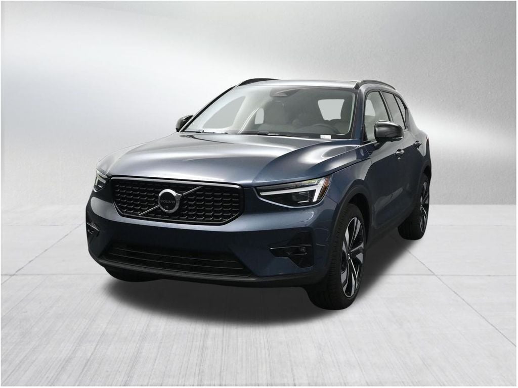 2026 Volvo XC40 B5 Ultra