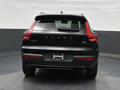 2026 Volvo XC40 B5 Ultra
