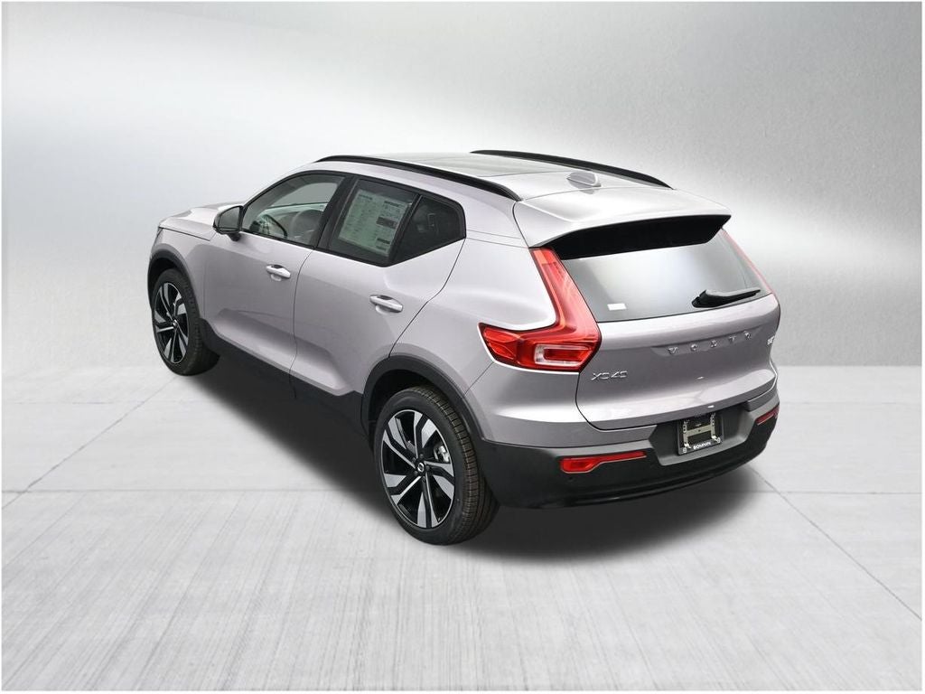 2026 Volvo XC40 B5 Ultra