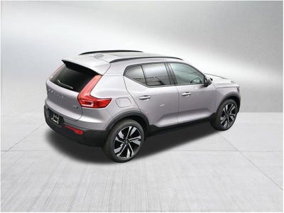 2026 Volvo XC40 B5 Ultra