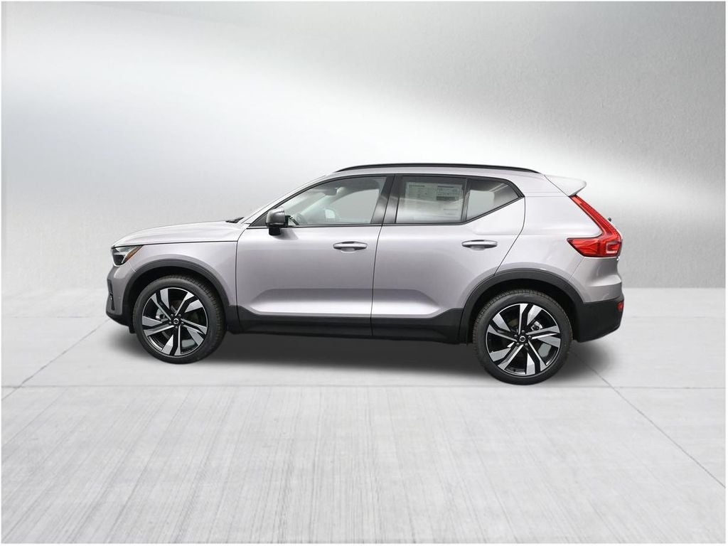 2026 Volvo XC40 B5 Ultra
