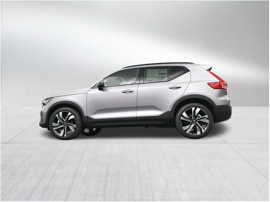 2026 Volvo XC40 B5 Ultra