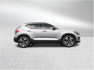 2026 Volvo XC40 B5 Ultra