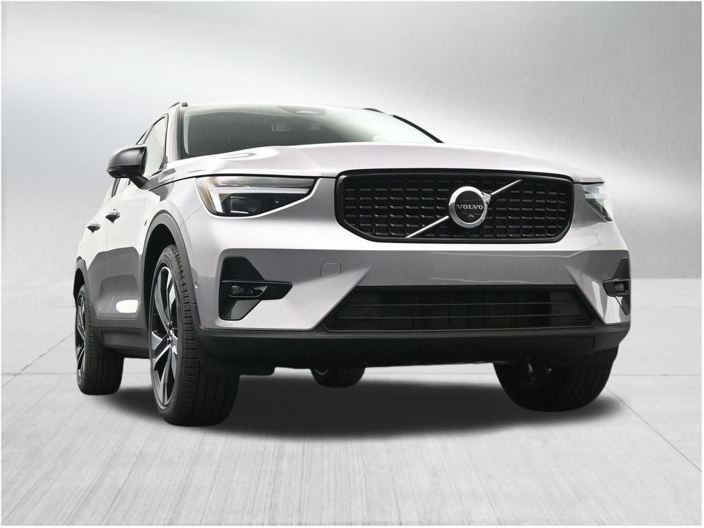 2026 Volvo XC40 B5 Ultra