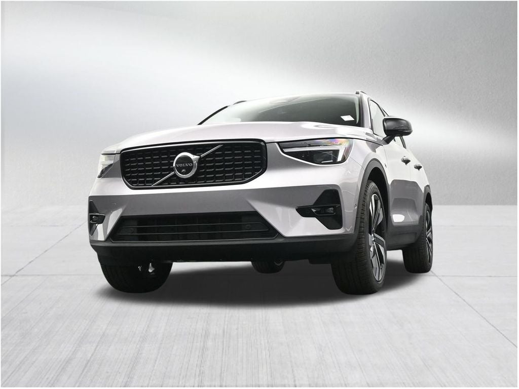 2026 Volvo XC40 B5 Ultra