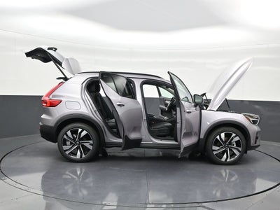 2026 Volvo XC40 B5 Ultra