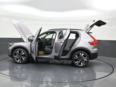 2026 Volvo XC40 B5 Ultra