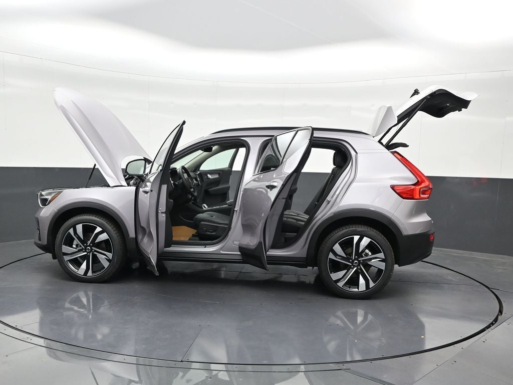 2026 Volvo XC40 B5 Ultra