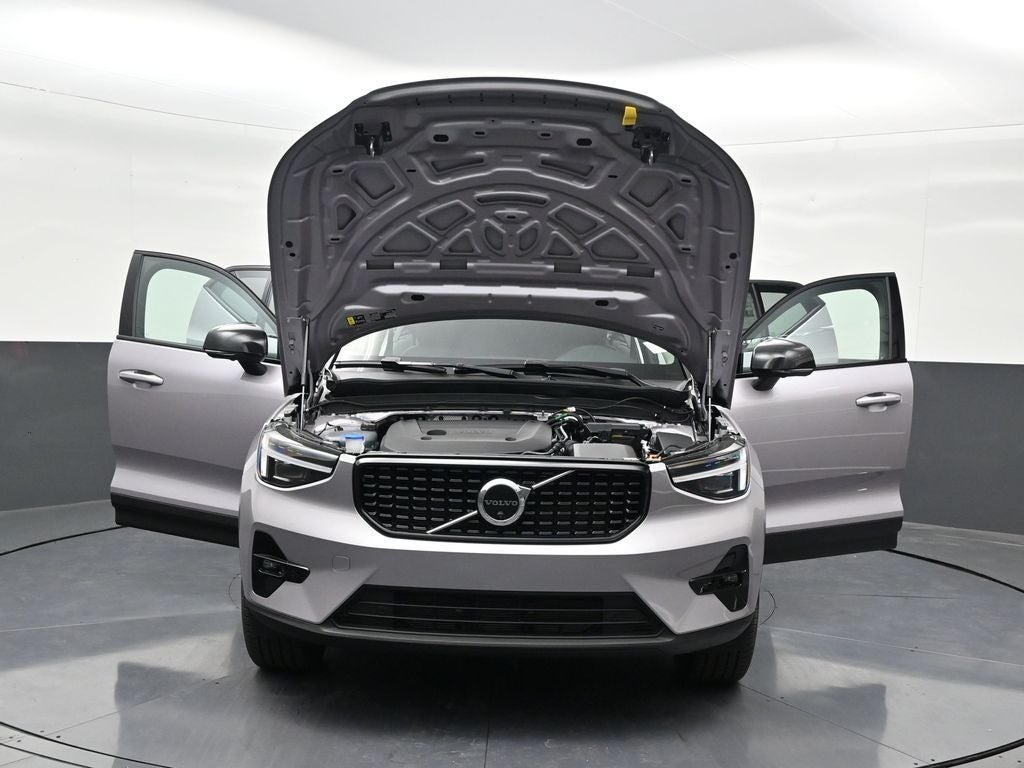 2026 Volvo XC40 B5 Ultra