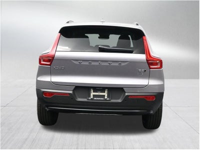 2026 Volvo XC40 B5 Ultra