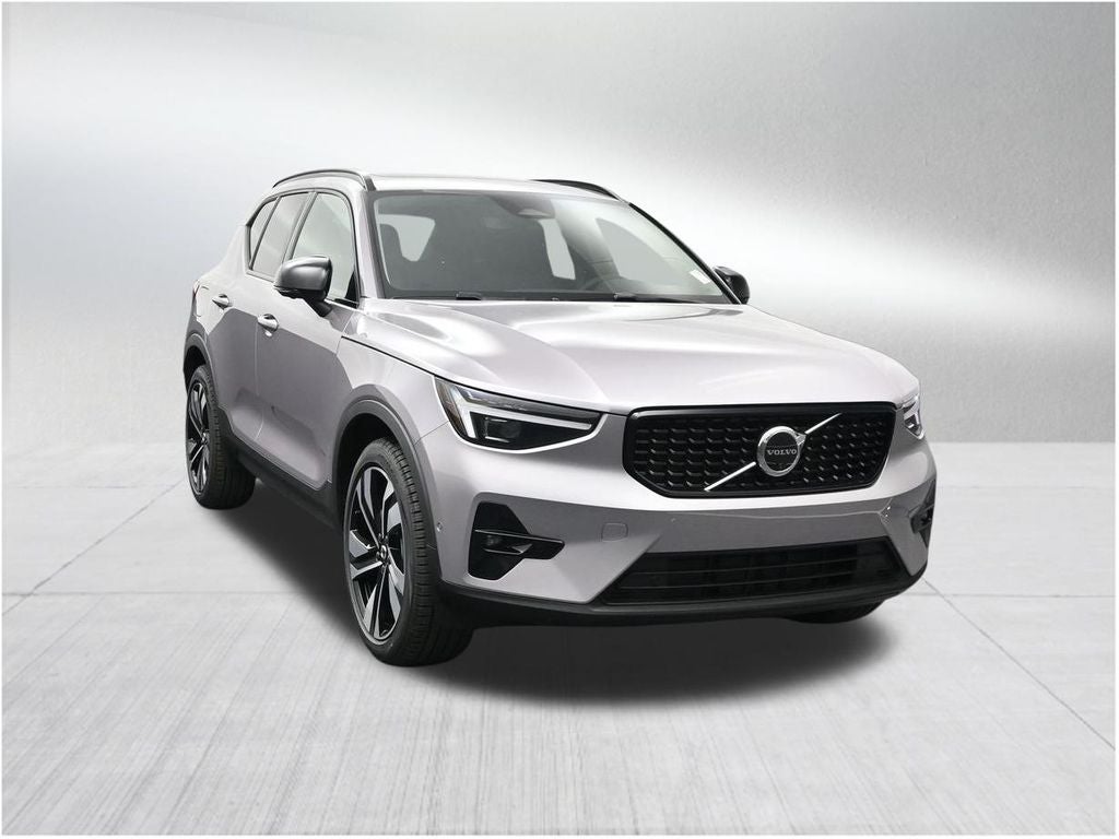 2026 Volvo XC40 B5 Ultra
