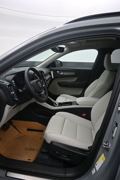 2026 Volvo XC40 B5 Ultra