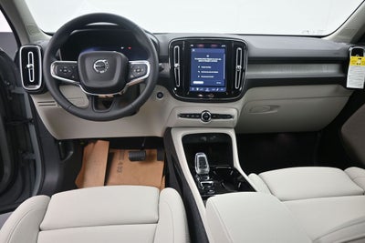 2026 Volvo XC40 B5 Ultra