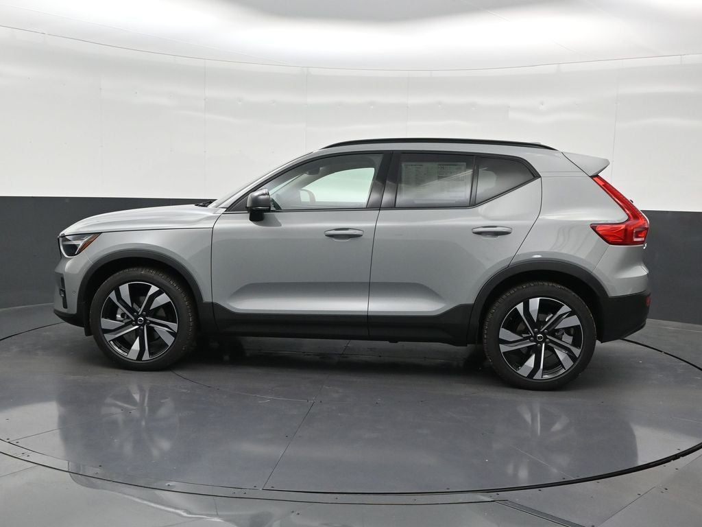2026 Volvo XC40 B5 Ultra