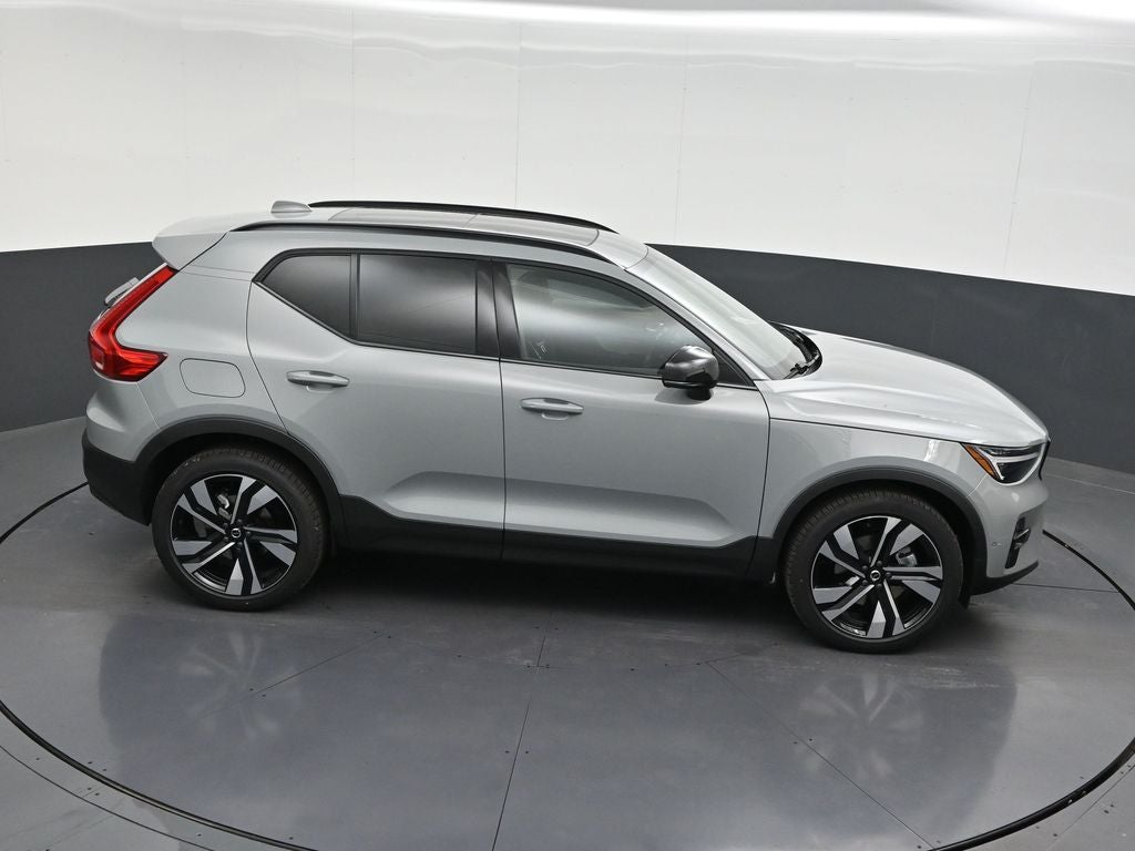 2026 Volvo XC40 B5 Ultra