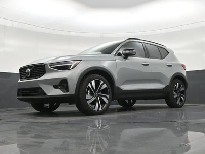 2026 Volvo XC40 B5 Ultra