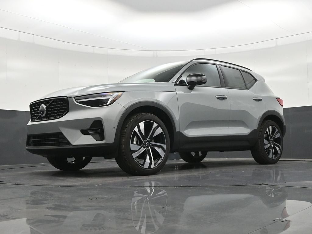 2026 Volvo XC40 B5 Ultra