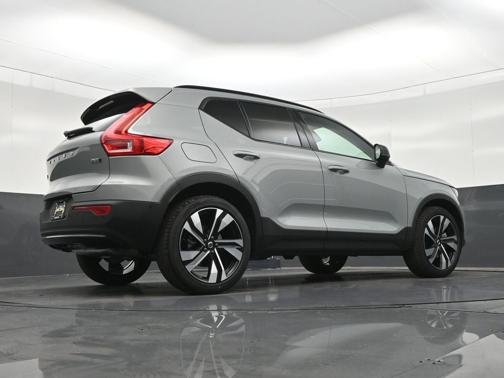 2026 Volvo XC40 B5 Ultra